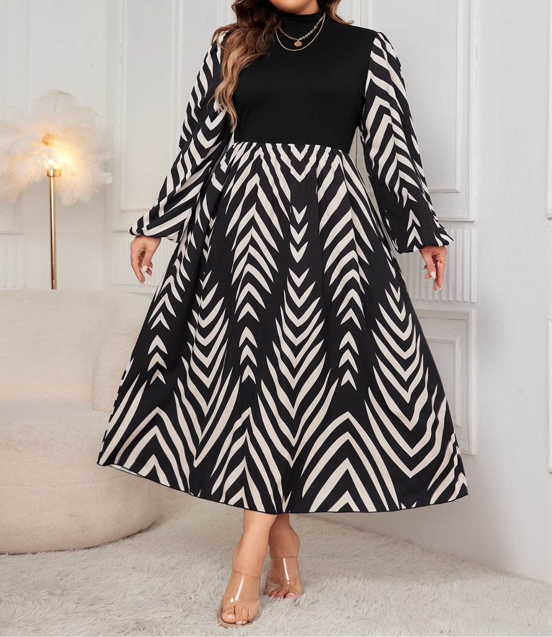 Curvy Size Printed Mock Neck Midi Dress